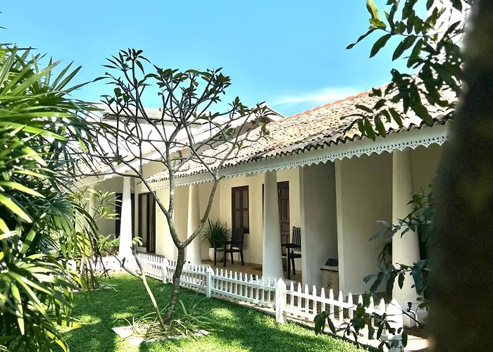 Moonbeam Beach Heaven Hikkaduwa