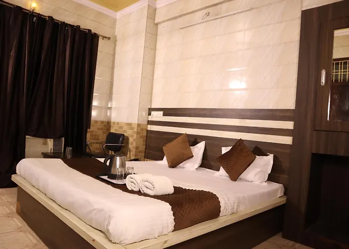 Hotel P R Palace Lucknow