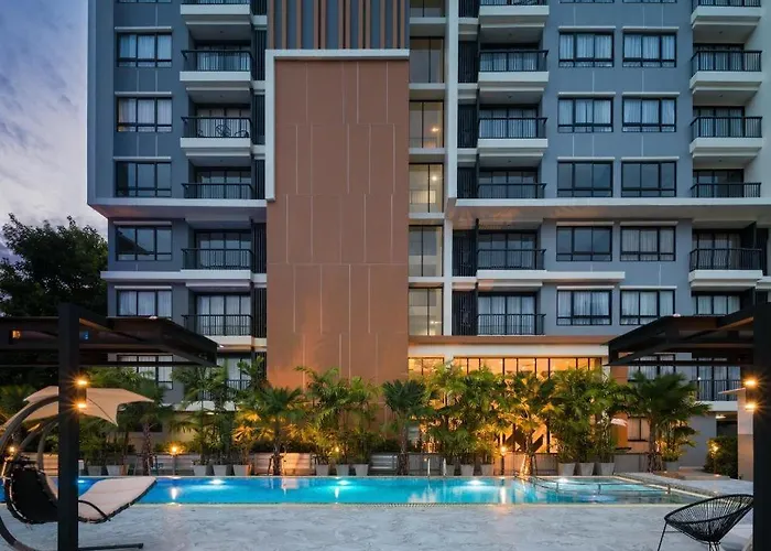 Cape Country Residence Si Racha
