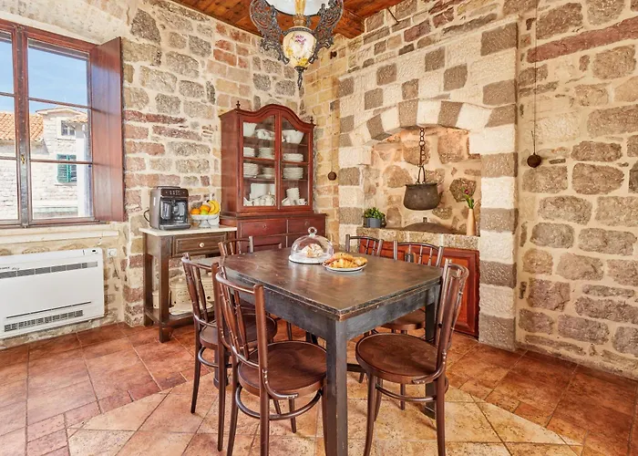 Kotor Nest Otel