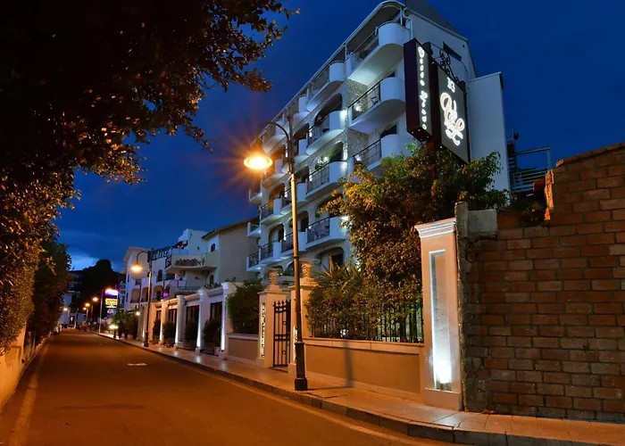 Hotel & Apartments Villa Linda Giardini Naxos