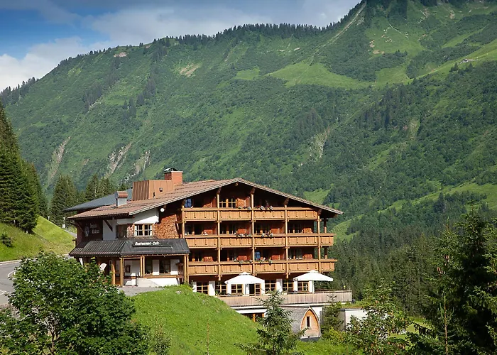 Alpine Lifestyle Berghotel Madlener Damüls