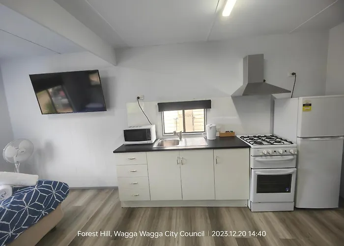 Wagga Wagga Tourist Park Hotel