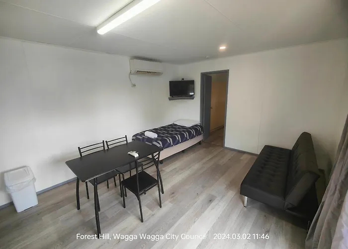 Wagga Wagga Tourist Park Hotel