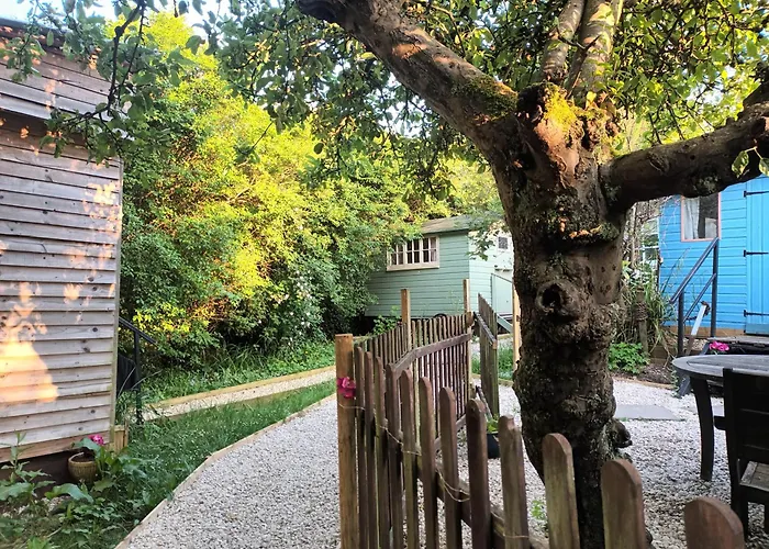 Cherryberry Lodges Abergavenny