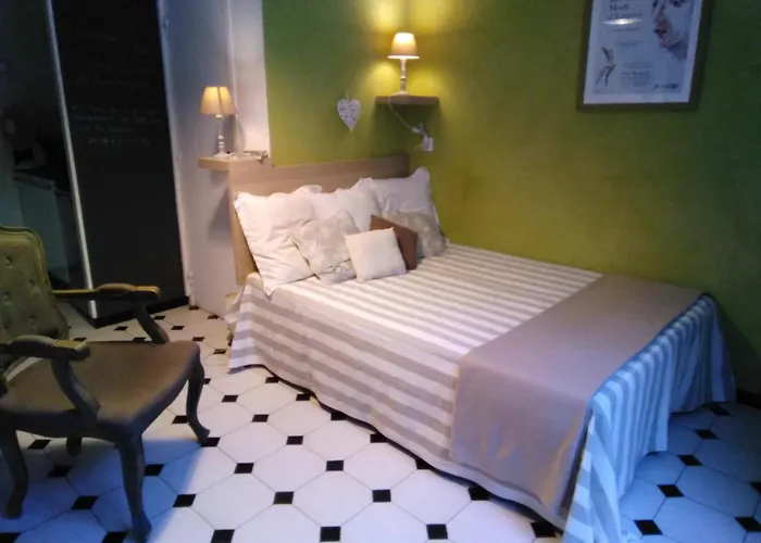 Le Petit Palais Maisonnette Aviñón