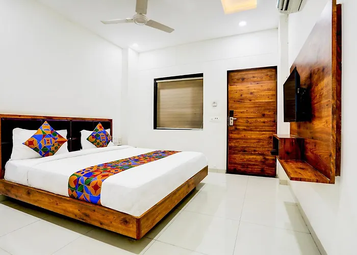 Fabhotel Maa Gayatri Vadodara
