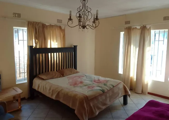 Sugar Shack Backpackers Botswana Bed & Breakfast Gaborone
