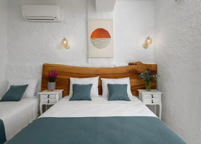 Fethi Baba Konagi Bed & Breakfast Alaçatı