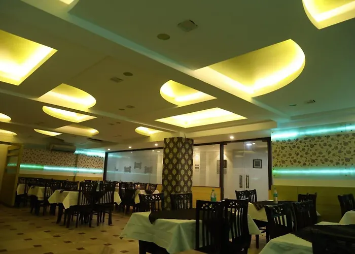 Hotel Panna Paradise-Just 30M Away From Captain Shubham Gupta Metro Station And 600M Away From Tajmahal Agra 