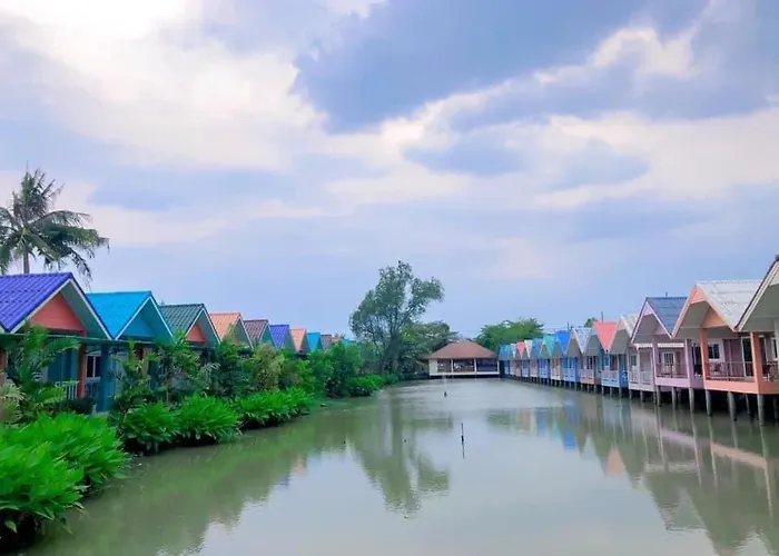Baan Chay Namm Resort กรุงเทพมหานคร