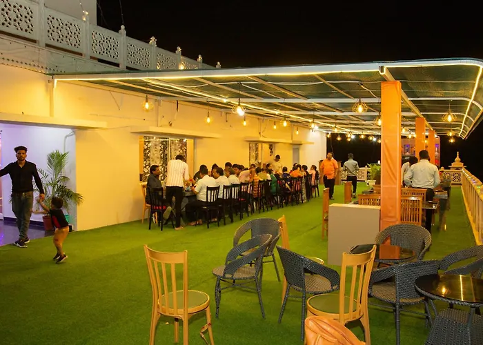 Hotel Virasat By Bookingcare Chhatarpur
