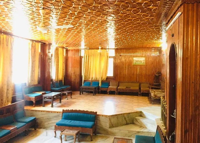 Kashmir Hill Town Hotel Srinagar 