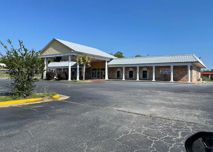 Orangeburg Inn & Suites