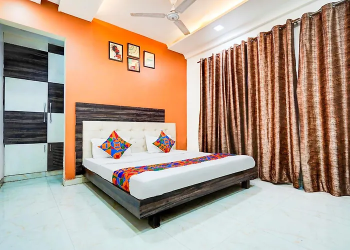 Fabhotel Season Grand Delhi 