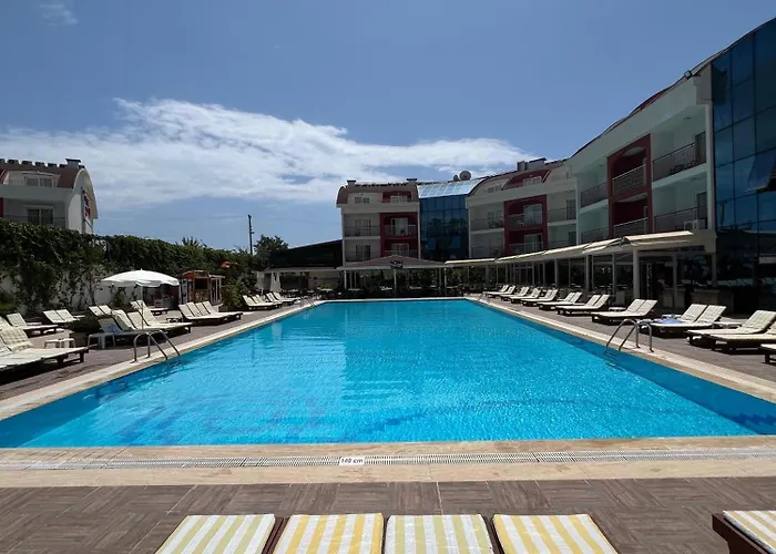 Side Legend Hotel