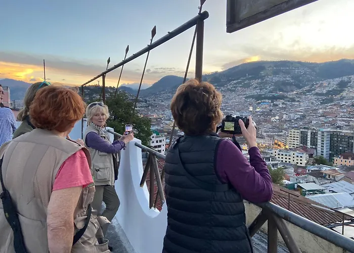 Hostal La Terraza - Roof Terrace Overlooking The North And Historic Centre Quito