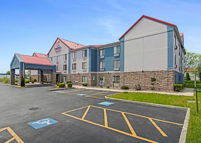Comfort Suites Near I-80 And I-94 Lansing