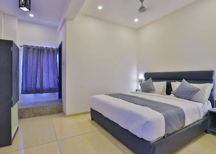 Nova Hotel New Crossroad Rajkot