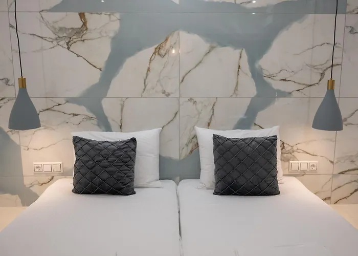 Katerina Roza Studios - Heartfelt Hospitality In The City Naxos City