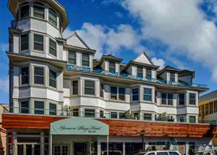 Glenmore Plaza Hotel Avalon