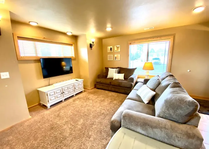 The Raspberry Garden Luxury Hotel & Suites Rexburg