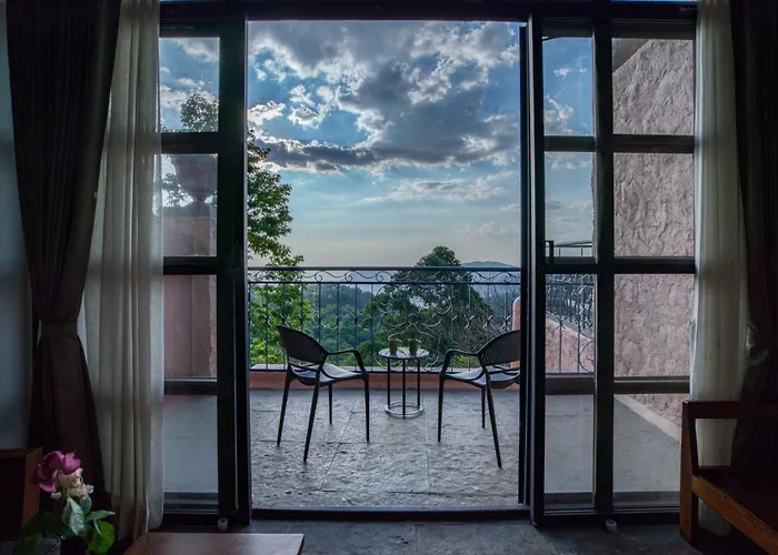 Mango Hill Yercaud Hotel