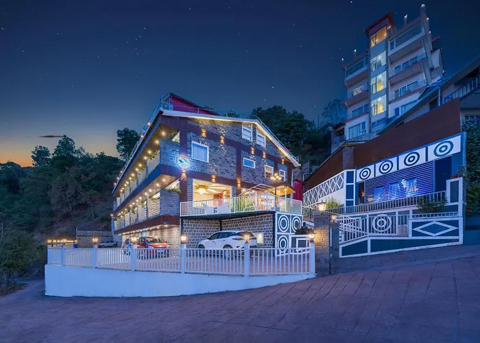 Hotel Wood Stock Luxury - A Boutique Property - Penthouse - Open Air Restaurant & Terrace Kasauli