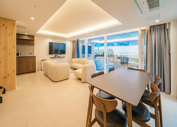 Haeilri Pool&Spa Hotel Seogwipo
