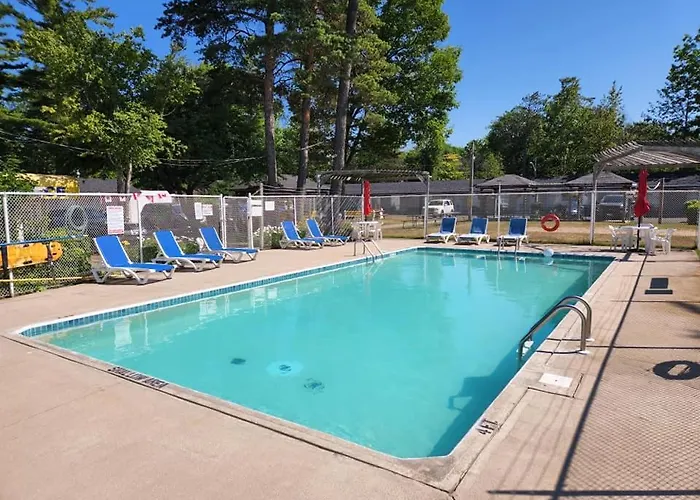 Wasaga Beach Inn And Cottages