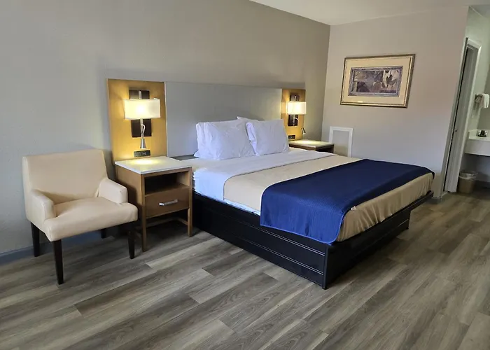 Americas Express Inn South Hill