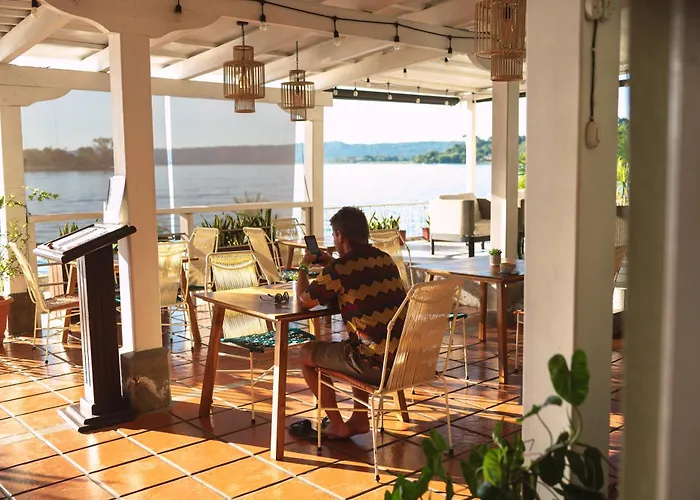 Hotel Santana Flores