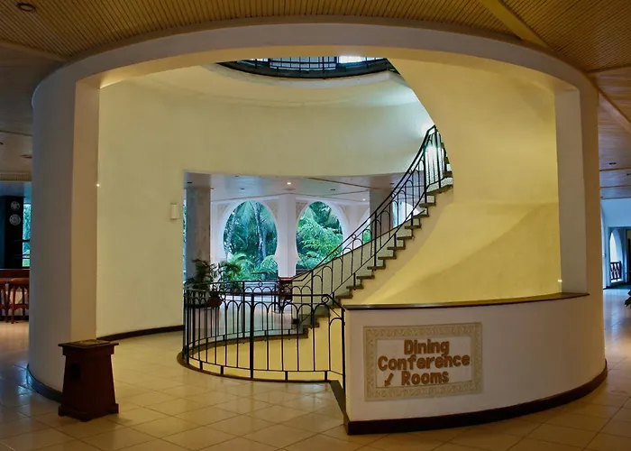 Plaza Beach Hotel Bamburi