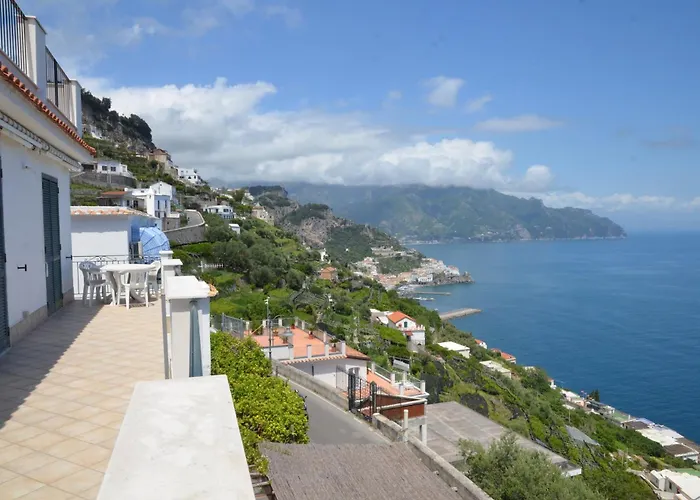 Amalfi Hills Aparthotel