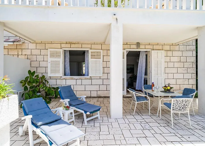 Apartments & Rooms Mara & Petrunjela Cavtat