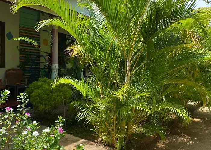 Elena Garden Resort And Restaurant Trincomalee