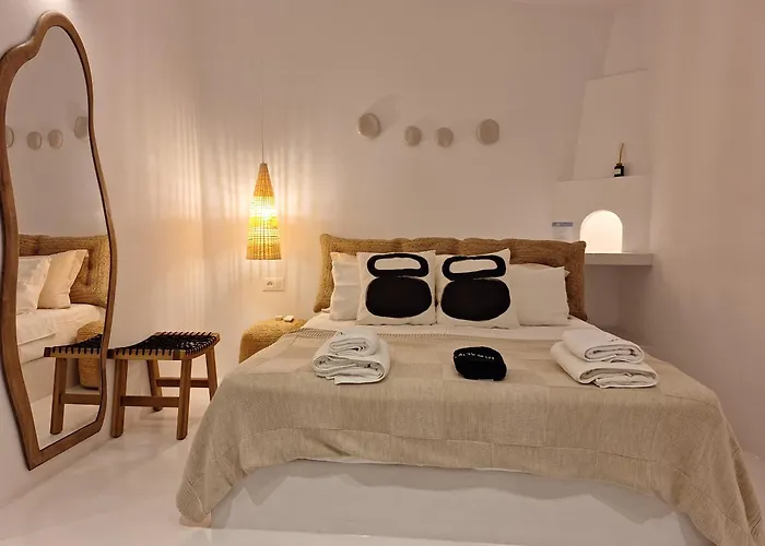Pavezzo Aparthotel Chora 