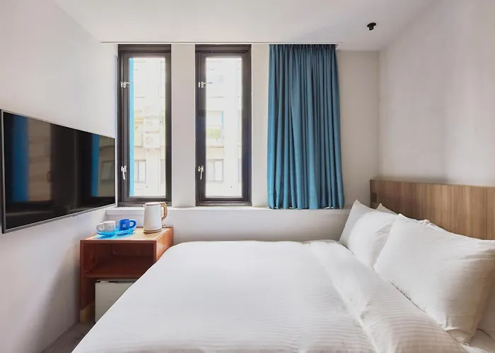 The Blue By Just Inn Tajpej
