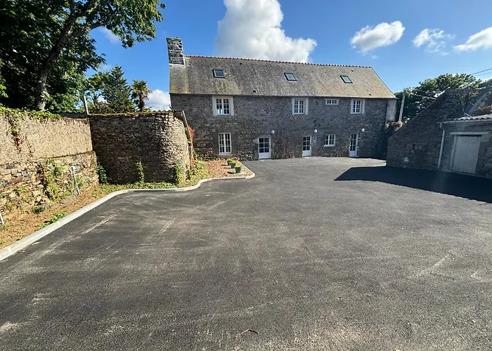 Gites du Manoir de Kergoniou Saint Joseph Paimpol