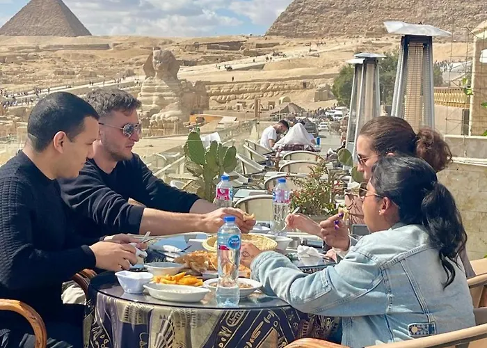 Queen Cleopatra Pyramids View El El Cairo