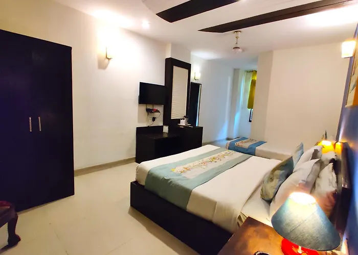 Uni-Star Hotel New Delhi