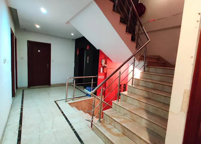 Uni-Star Hotel New Delhi