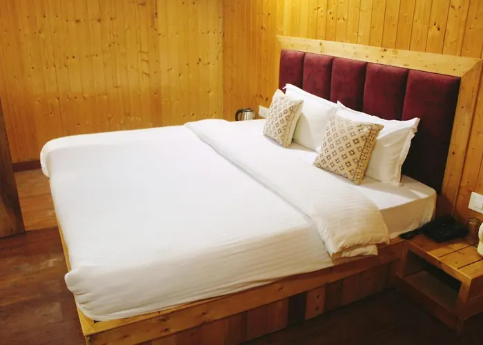 Hotel White Cloud Banikhet