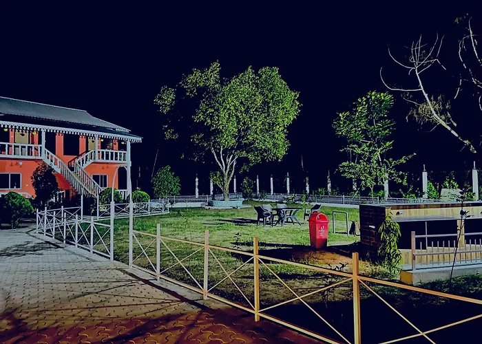 Kadambini Hotel Lataguri