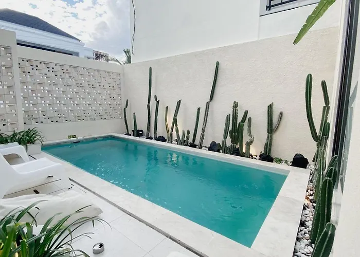 Escotel Tempekan Guest House Canggu 