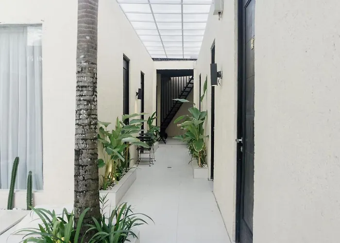 Escotel Tempekan Guest House Canggu 