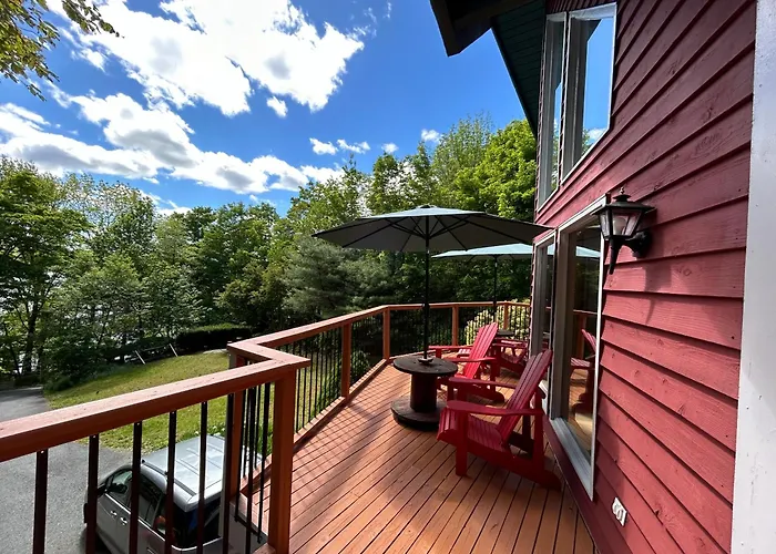 The Burgundy Dream Bed And Breakfast Fall River