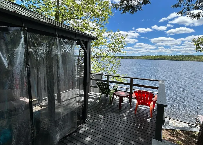 The Burgundy Dream Bed And Breakfast Fall River