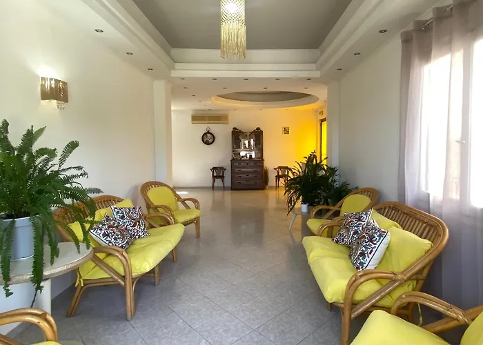 Lemon Art Hotel Apartments Tolón