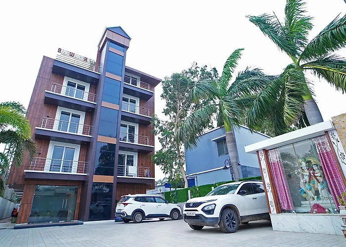 Blue Waves Hotel Tajpur